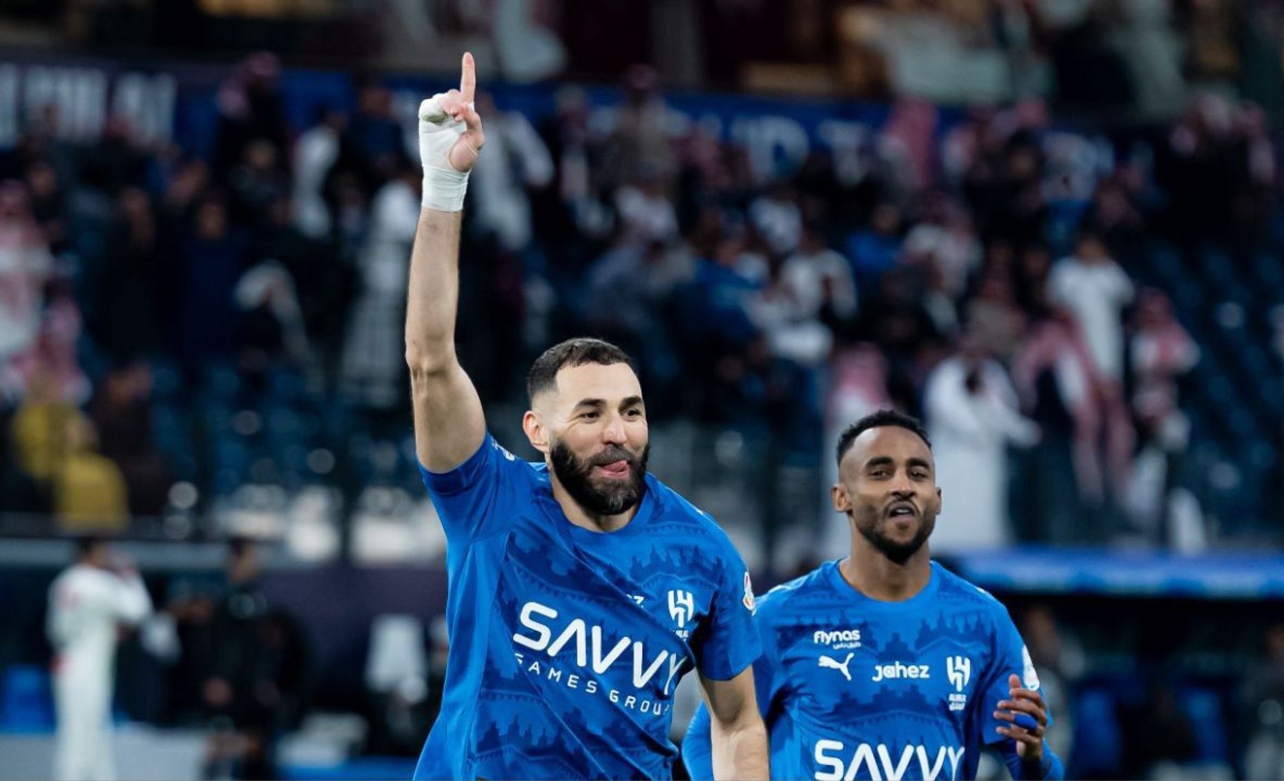 بنزيما يحتفل بهدف التقدم للهلال