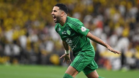 سجل رياض محرز في ديربي البحر للمرة الثانية تواليًا