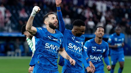 Karim Benzema returns to the Al Hilal side with a brace v Al Najmah