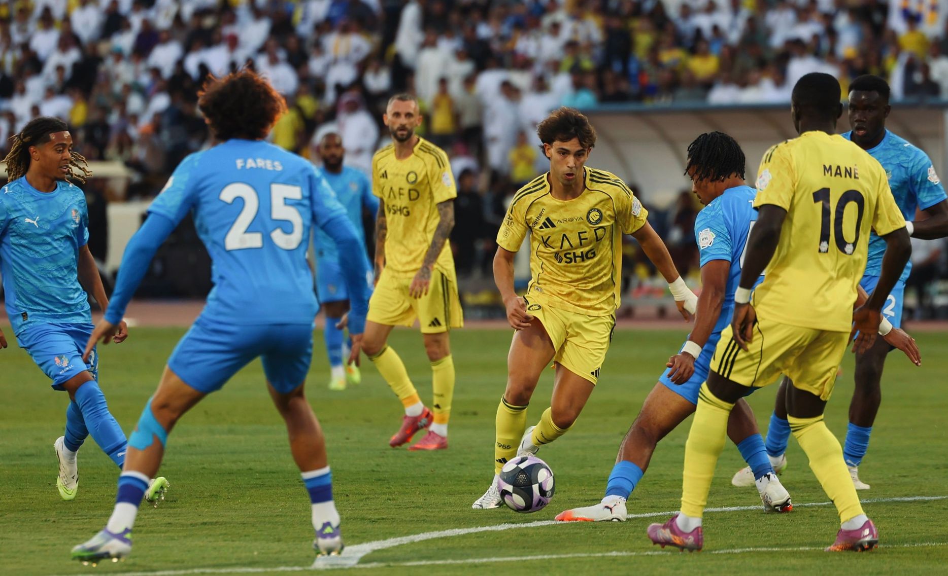 النصر يستهدف تعزيز الصدارة أمام نيوم في ختام الجولة 25