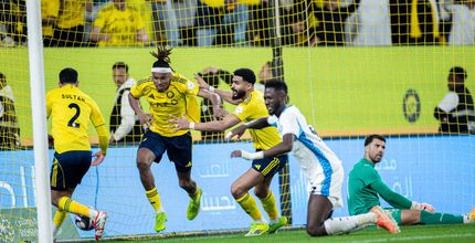 سيماكان يسجل هدف النصر في مرمى نيوم