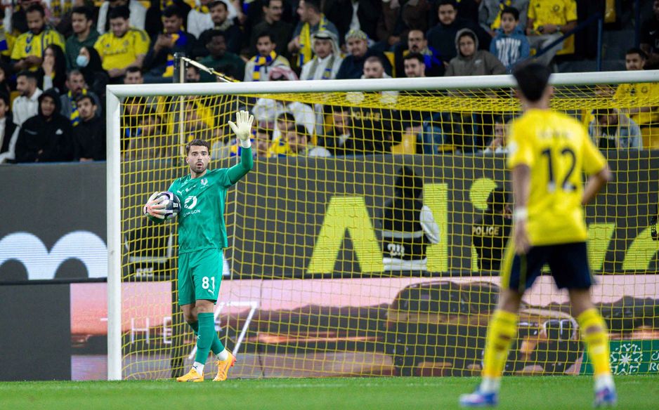 تصدى لويس ماكسيميانو لتسع تسديدات من النصر، العدد الأكبر له من التصديات في الدوري