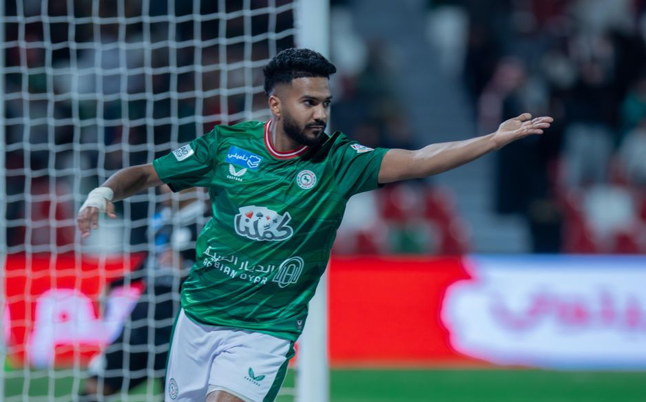 Khalid Al Ghannam scores for Al Ettifaq v Al Shabab