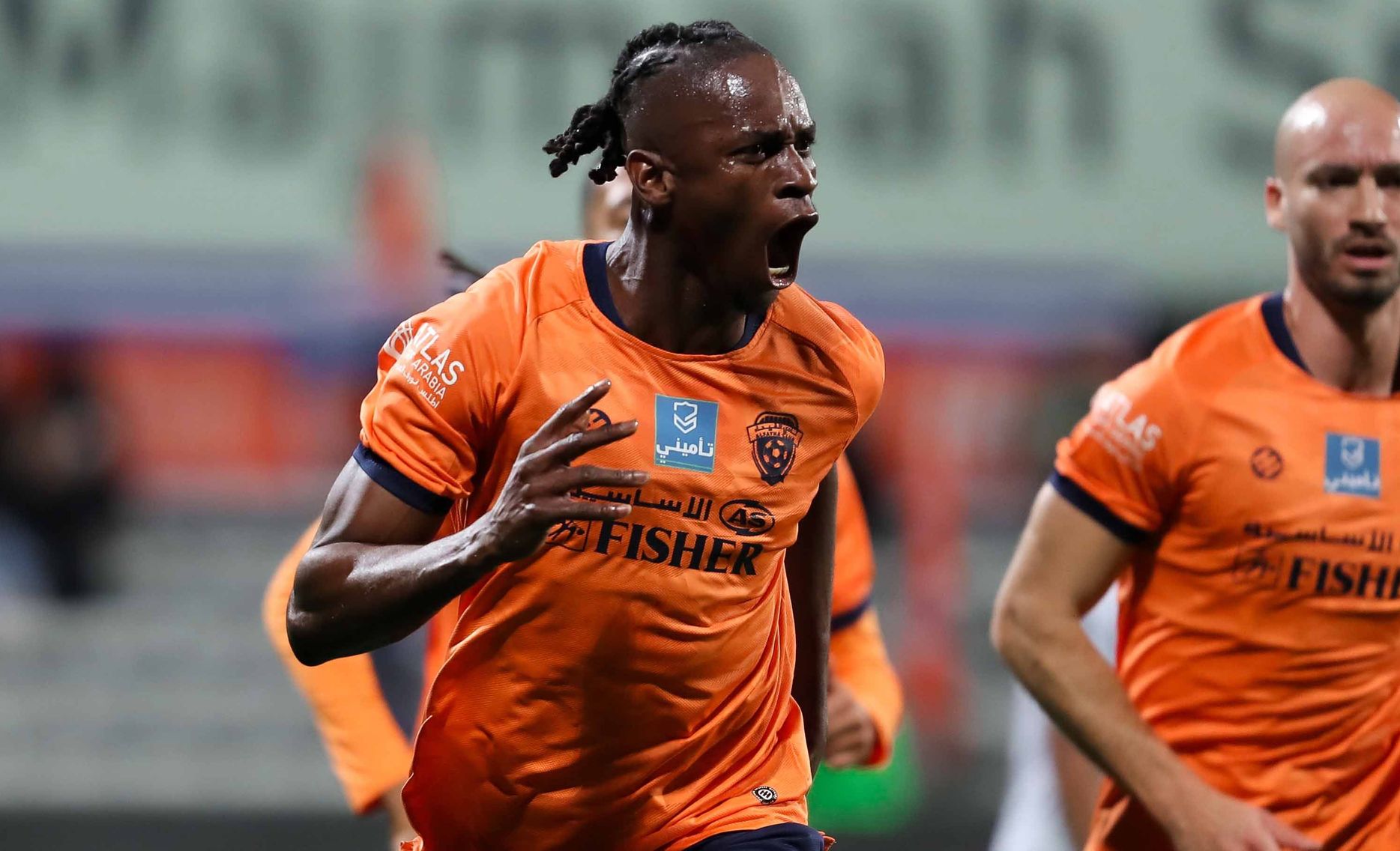 ألفا سيميدو نجم مباراة الفيحاء والاتفاق