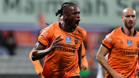 ألفا سيميدو نجم مباراة الفيحاء والاتفاق