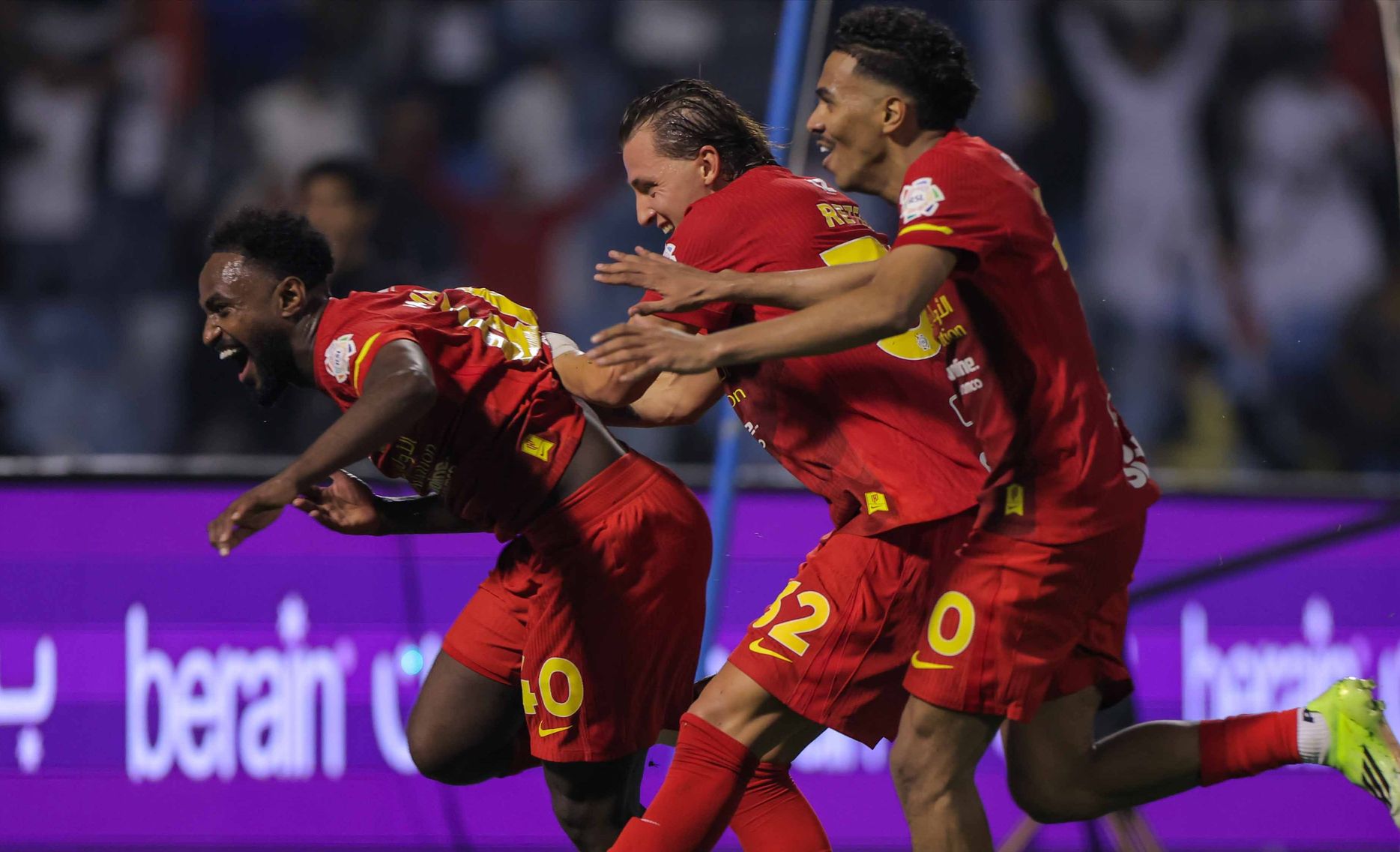 الفرحة الأولى بهدف انتصار القادسية على الأهلي