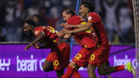 الفرحة الأولى بهدف انتصار القادسية على الأهلي