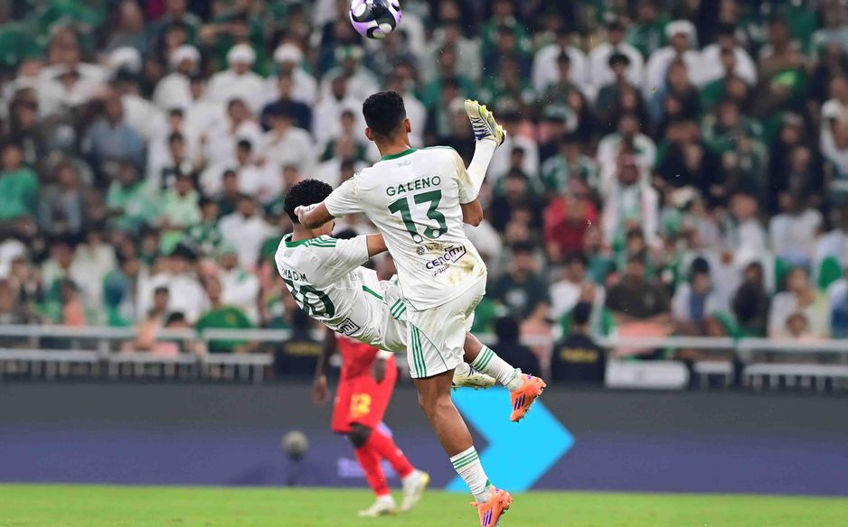 يضع غالينو وبونسو باه منذ انتقالهما إلى السعودية بصمة خاصة في جميع مشاركاتهم بلقاءات الأهلي والقادسية