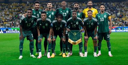 علي لاجامي خلال مشاركته مع المنتخب السعودي في تصفيات كأس العالم 2026