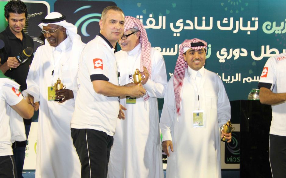 قاد فتحي الجبال الفتح في الموسم الثاني إلى الدوري السعودي للمحترفين وفي السادس إلى اللقب التاريخي