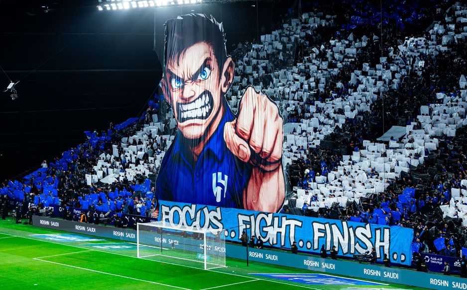 جماهير الهلال تحفز فريقها في الطريق إلى استعادة اللقب