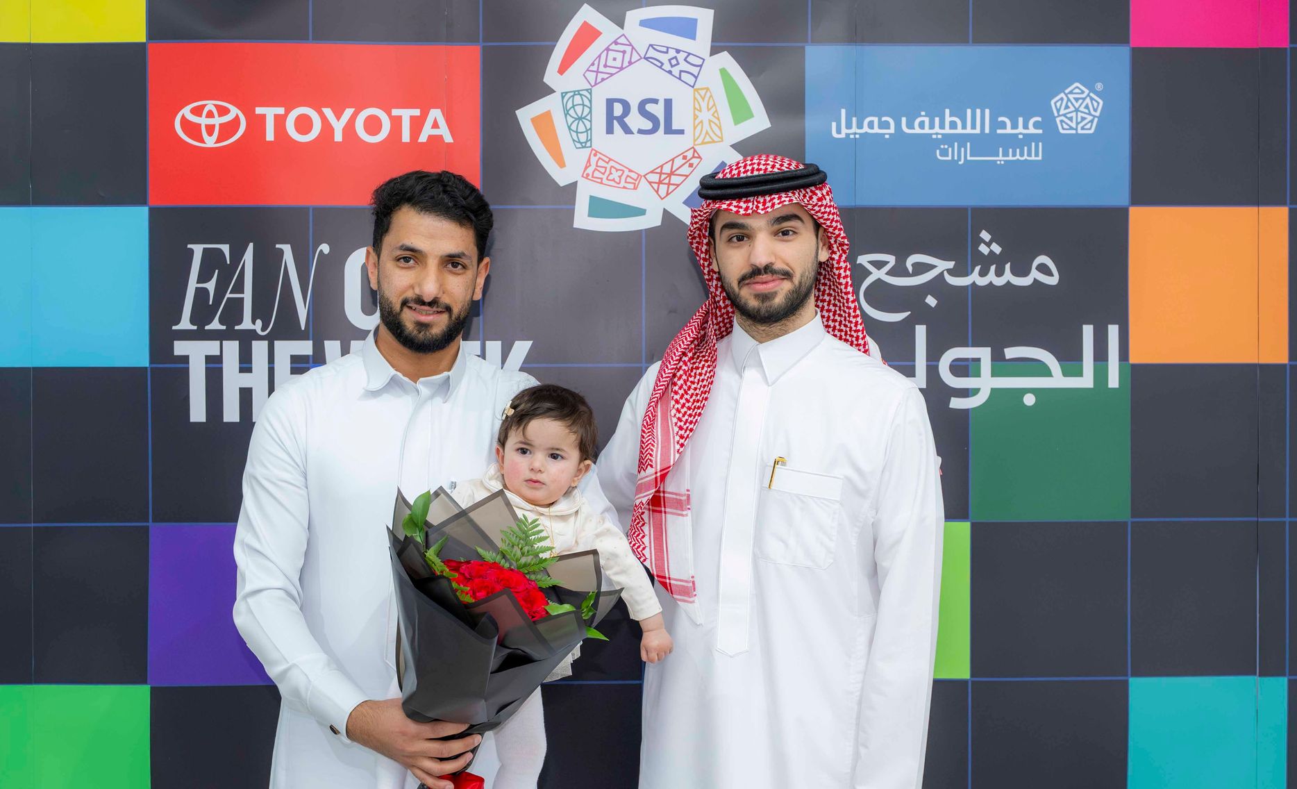 تسليم الدفعة الأولى من سيارات مشجع الجولة