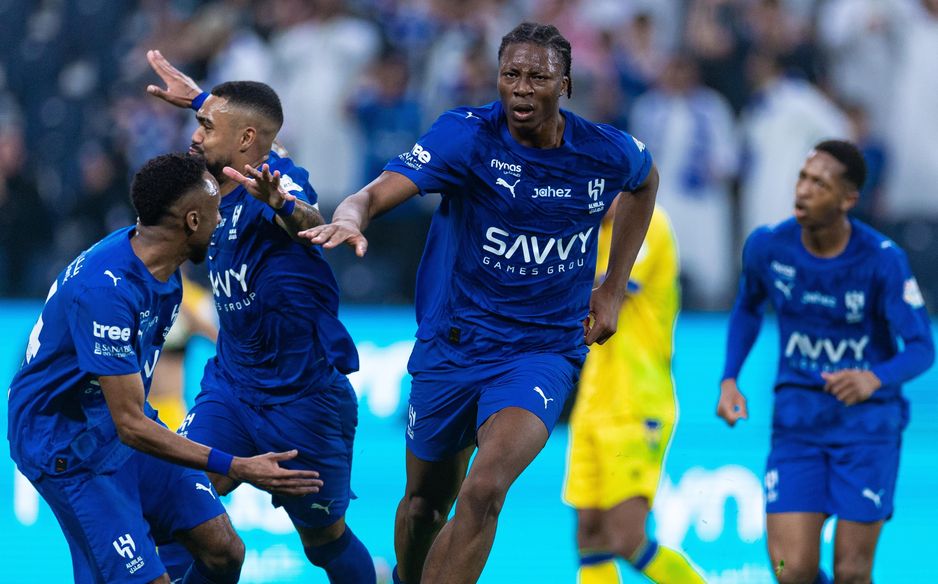 Mohamed Meite opens his Al Hilal account with a sublime solo effort v Al Taawoun