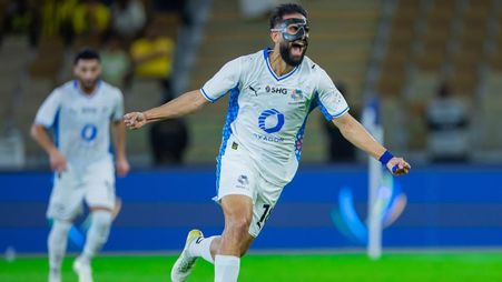 نيوم يحسم مواجهة الاتحاد في الوقت القاتل