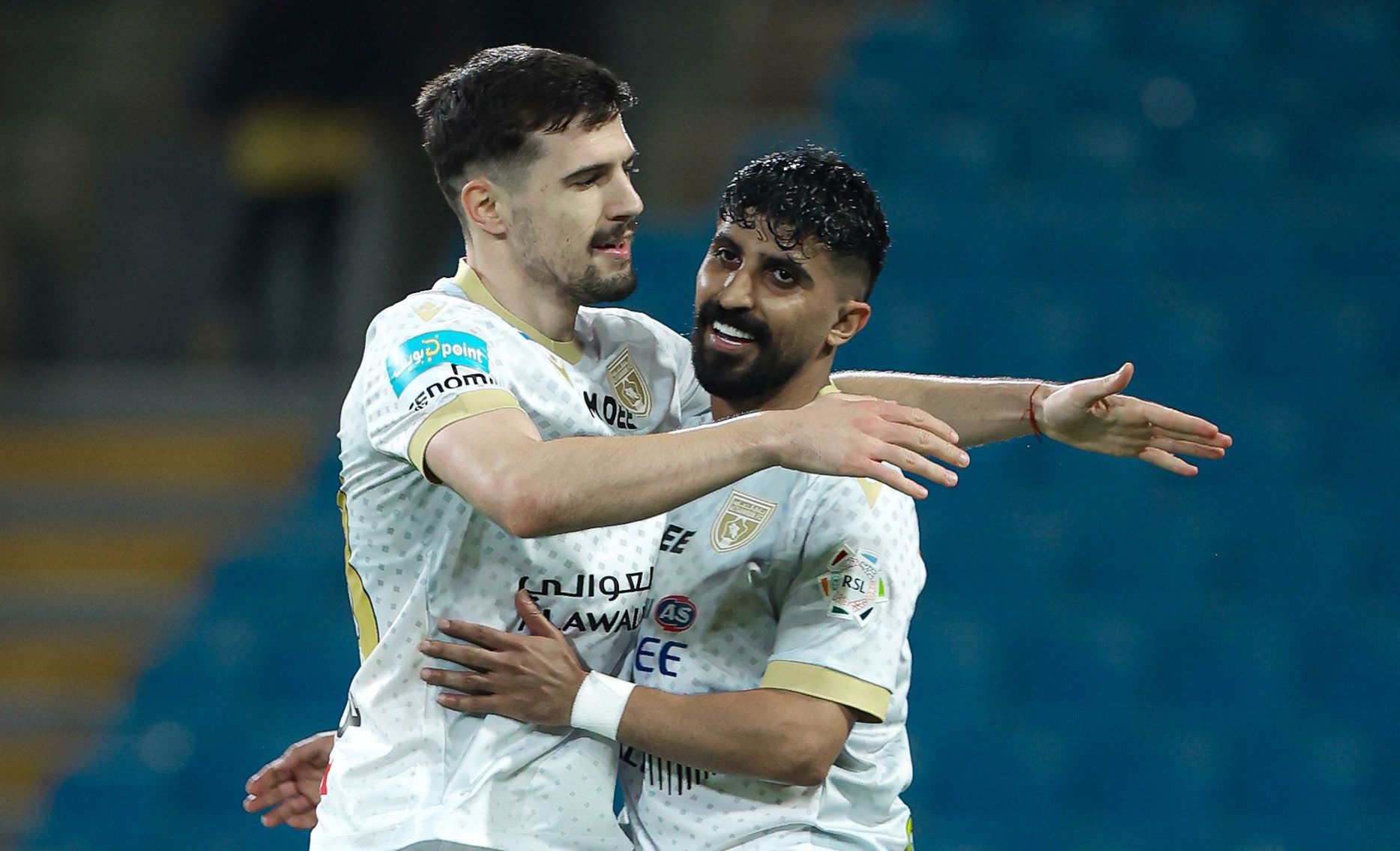 الكويكبي وبيتكوف يتشاركان في انتصار التعاون على النجمة