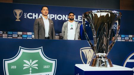 Matthias Jaissle, Riyad Mahrez before Al Ahli's AFC Champion League Elite final v Machida Zelda