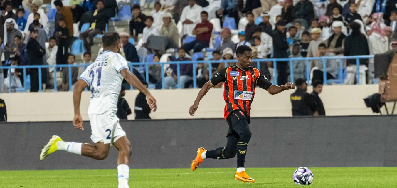 مواجهة الأخدود والرياض في الدور الأول