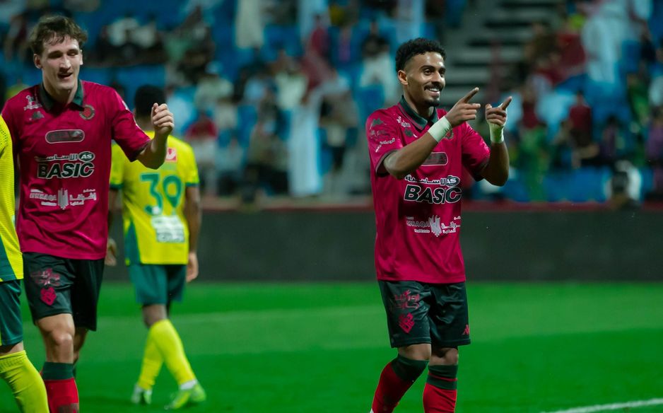 Abdulaziz Al Elewa (R) scores for Al Kholood v Al Khaleej