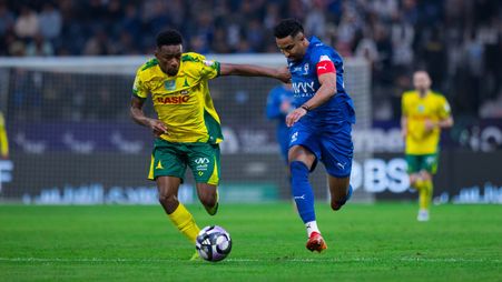الهلال يواجه الخليج بهدف تقليص فارق الصدارة