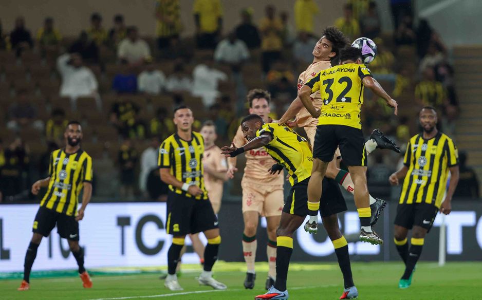 أربك إنريكي الخلوديين بإصابته في الشوط الأول التي حرمته إتمام المباراة أمام الاتحاد