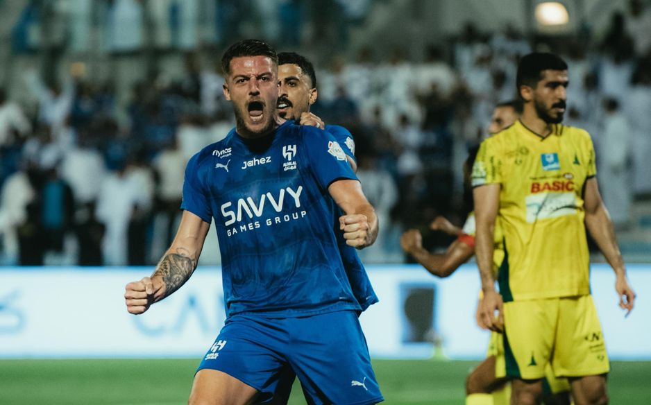 Sergej Milinkovic-Savic equalises for Al Hilal at Al Khaleej