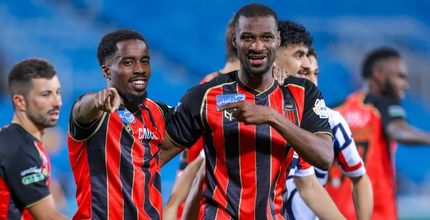 الرياض يتمسك بالأمل ويهزم الفتح بهدف سيلا الثمين