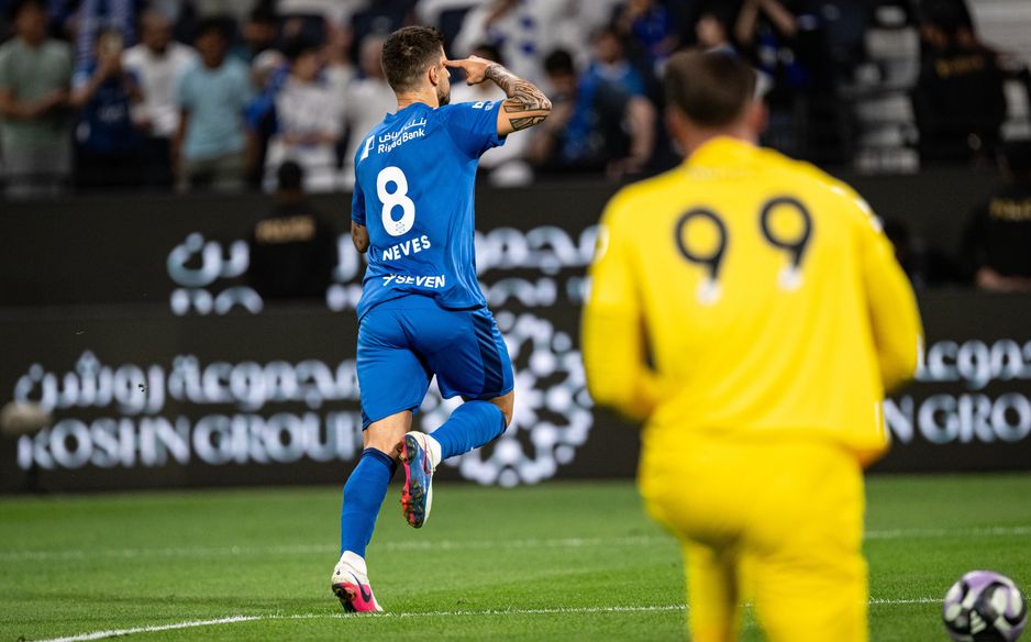 Ruben Neves opens scoring for Al Hilal from the spot in win v NEOM SC