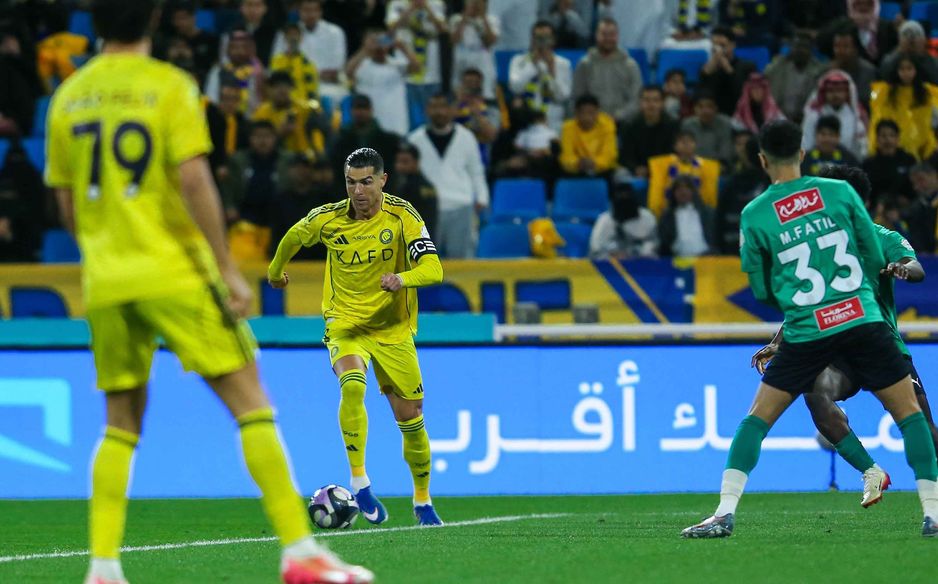يبلغ الفارق 70 نقطة بين المركزين الأول والأخير قبل الجولة الختامية من الدوري