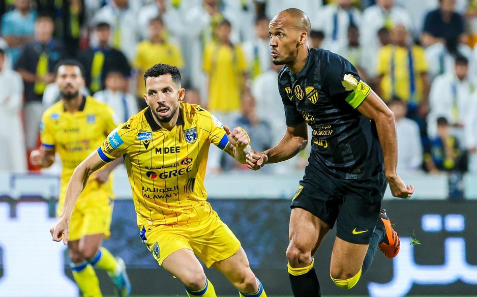 Al Taawoun and Al Ittihad are battling it out for a place in the AFC Champions League Elite