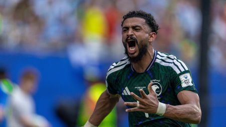 العمري ينطلق فرحًا بعد افتتاح التسجيل في المباراة الأولى للأخضر بكأس العالم 2026