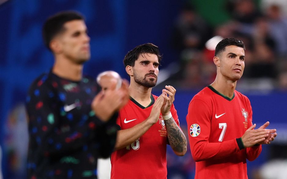 قائد النصر كريستيانو رونالدو في مهمة دولية مع البرتغال برفقة ثنائي الهلال جواو كانسيلو وروبن نيفيز