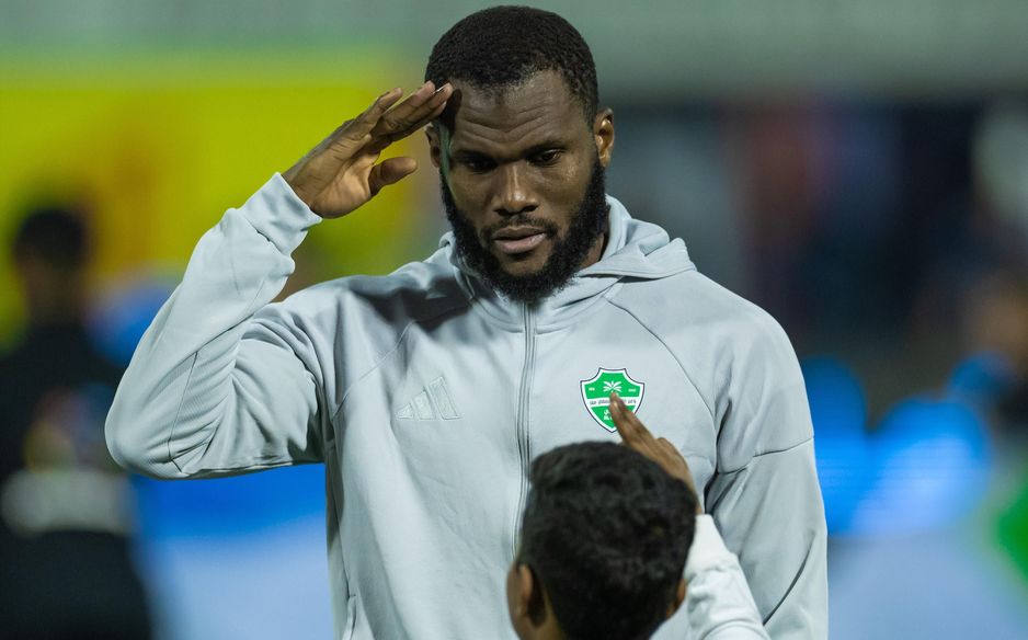 فرانك كيسيه المشهور بلقب الرئيس يُواجه بمحبة كبرى من جماهير فريقه في دوري روشن السعودي