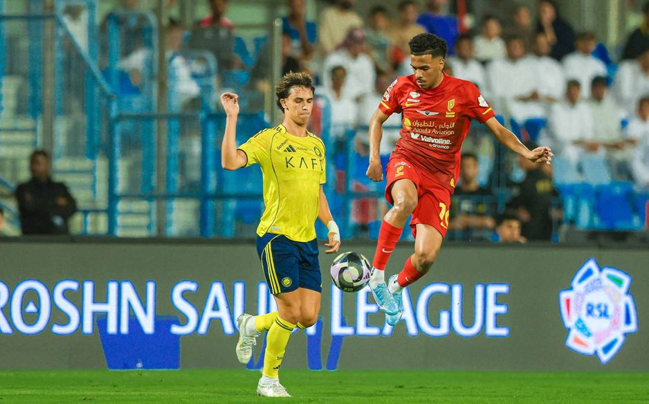 الجوير أفضل لاعب سعودي يستعرض أمام فيلكس أفضل لاعب في الموسم على الإطلاق
