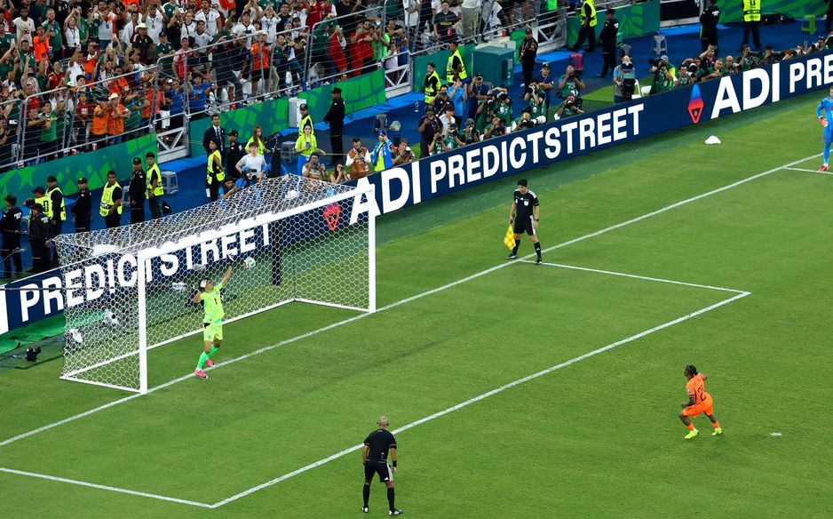 Al Hilal No.1 Yassine Bono saves Netherlands' 5th penalty to send Morocco into FIFA World Cup last 16