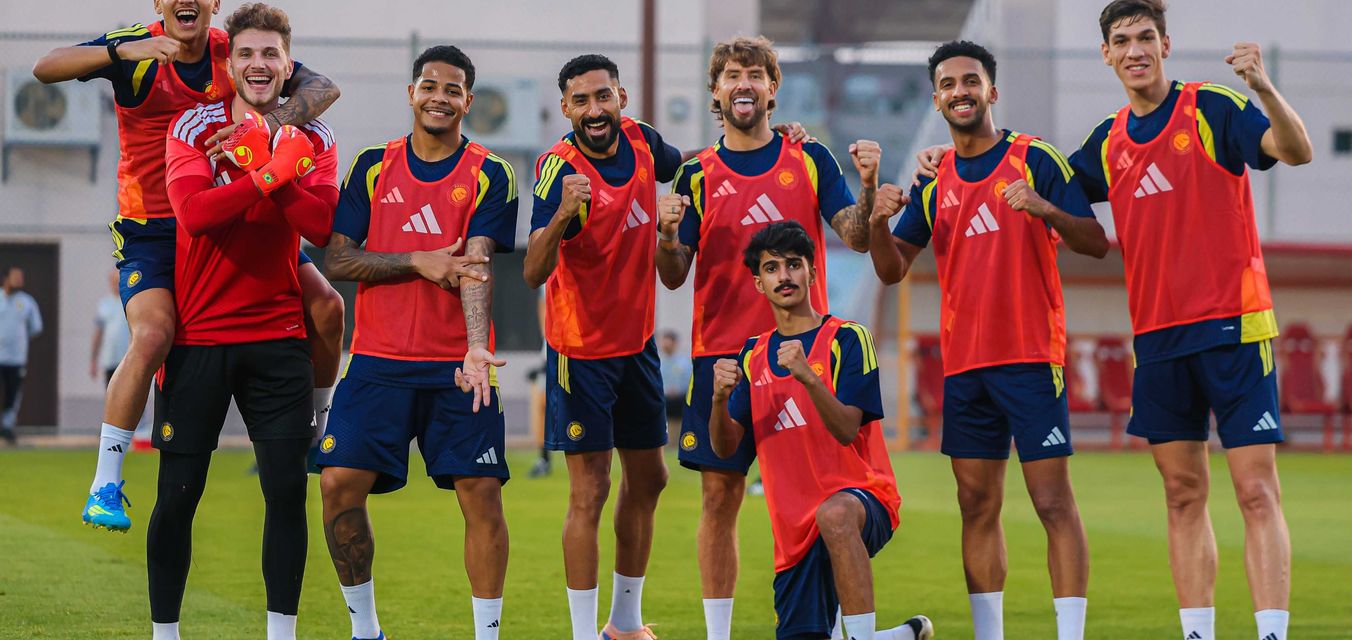 لاعبو النصر في معسكرهم الإعدادي بمدينة أبها