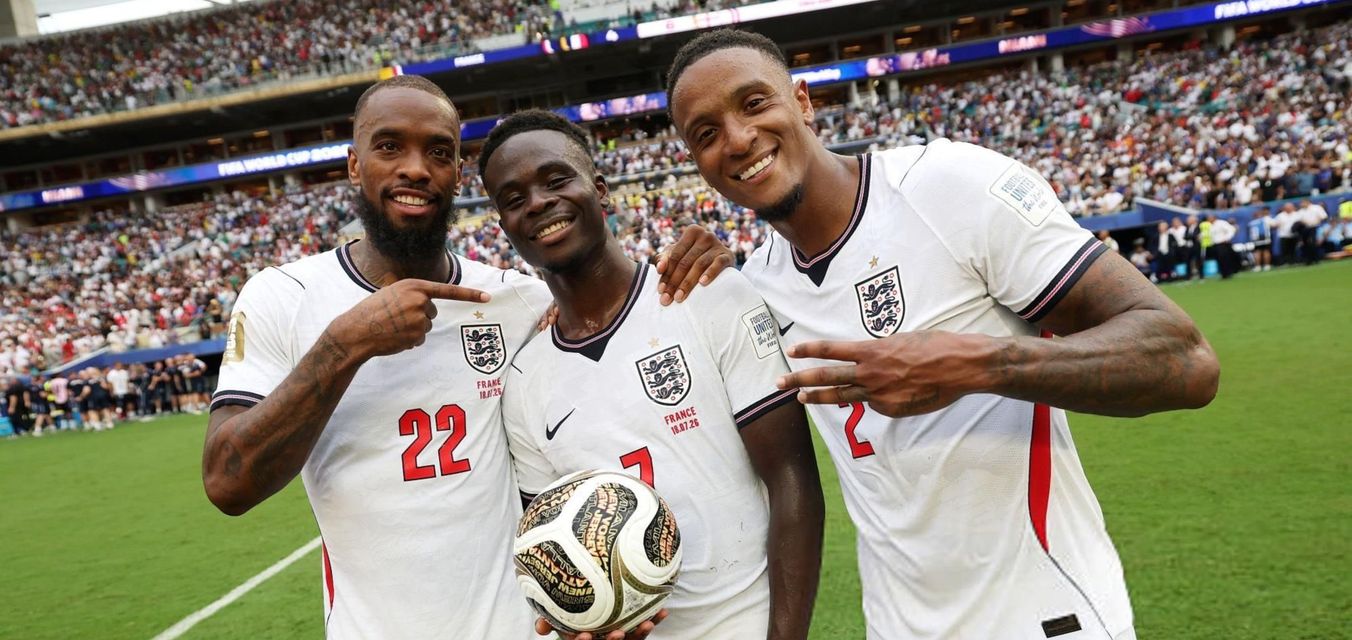 إيفان توني محتفلًا بحصد إنجلترا برونزية مونديال 2026 بعد الفوز على فرنسا