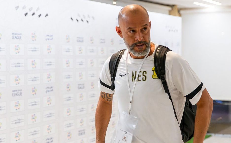 يعتبر سامرفيل الذي انتقل حديثاً إلى الهلال مدربه السابق في وست هام نونو سانتو (مدرب الاتحاد السابق) محفزاً يمنحه الحرية والإبداع لإخراج أفضل ما لديه