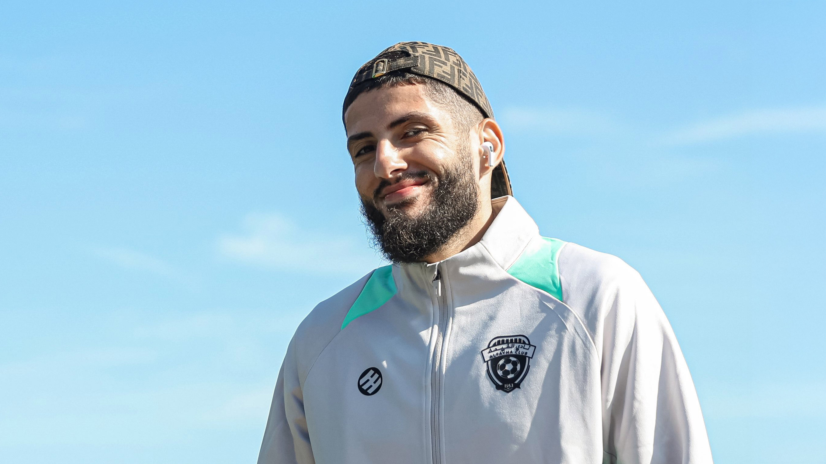 ياسين بنزية ينضم إلى نادي الفيحاء ويعبر عن سعادته بالتجربة الجديدة في الدوري السعودي
